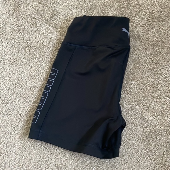 🕺🏼Puma Biker Shorts🕺🏼 - Picture 2 of 3